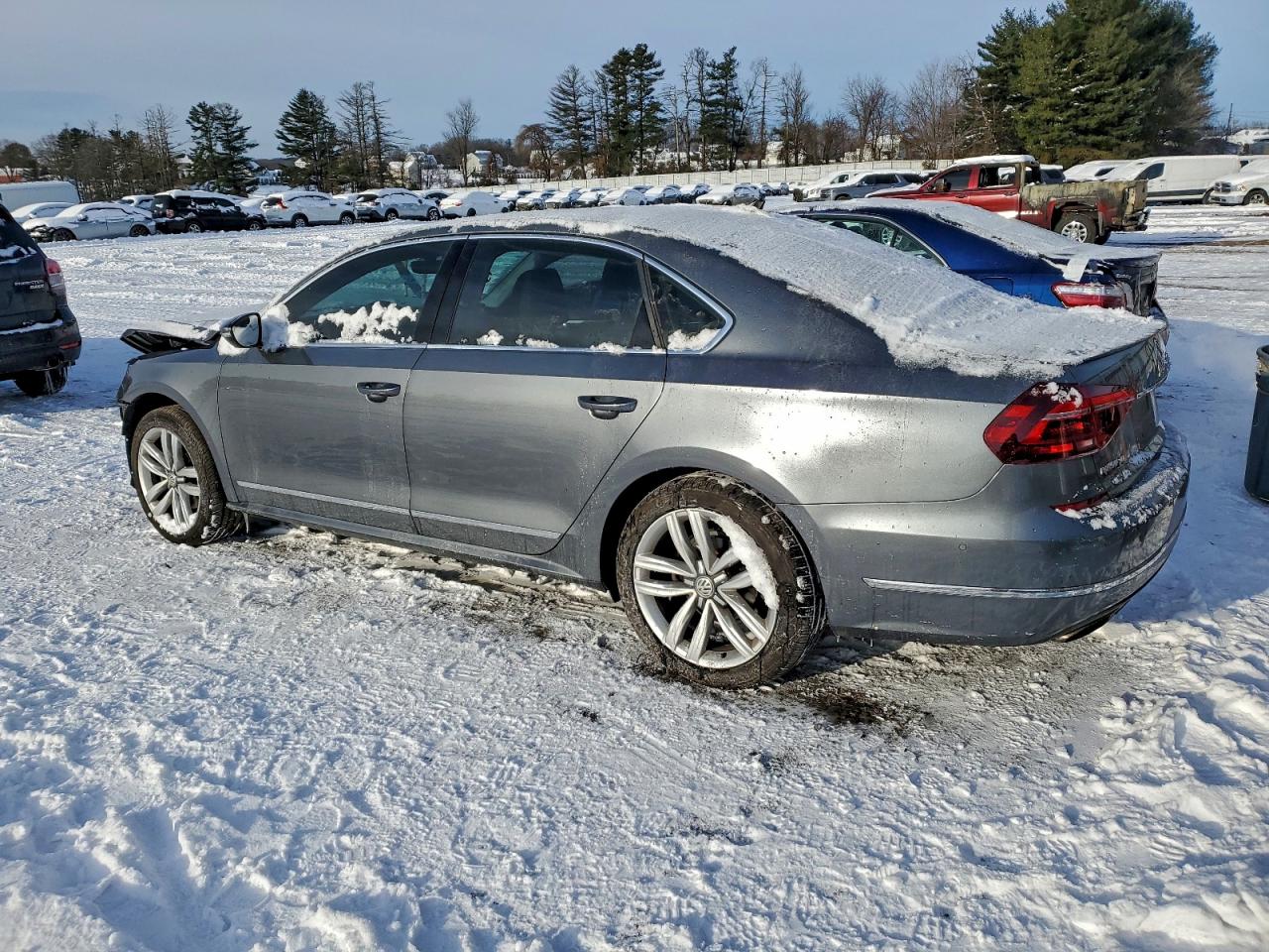 2017 VOLKSWAGEN PASSAT SEL PREMIUM photo 2