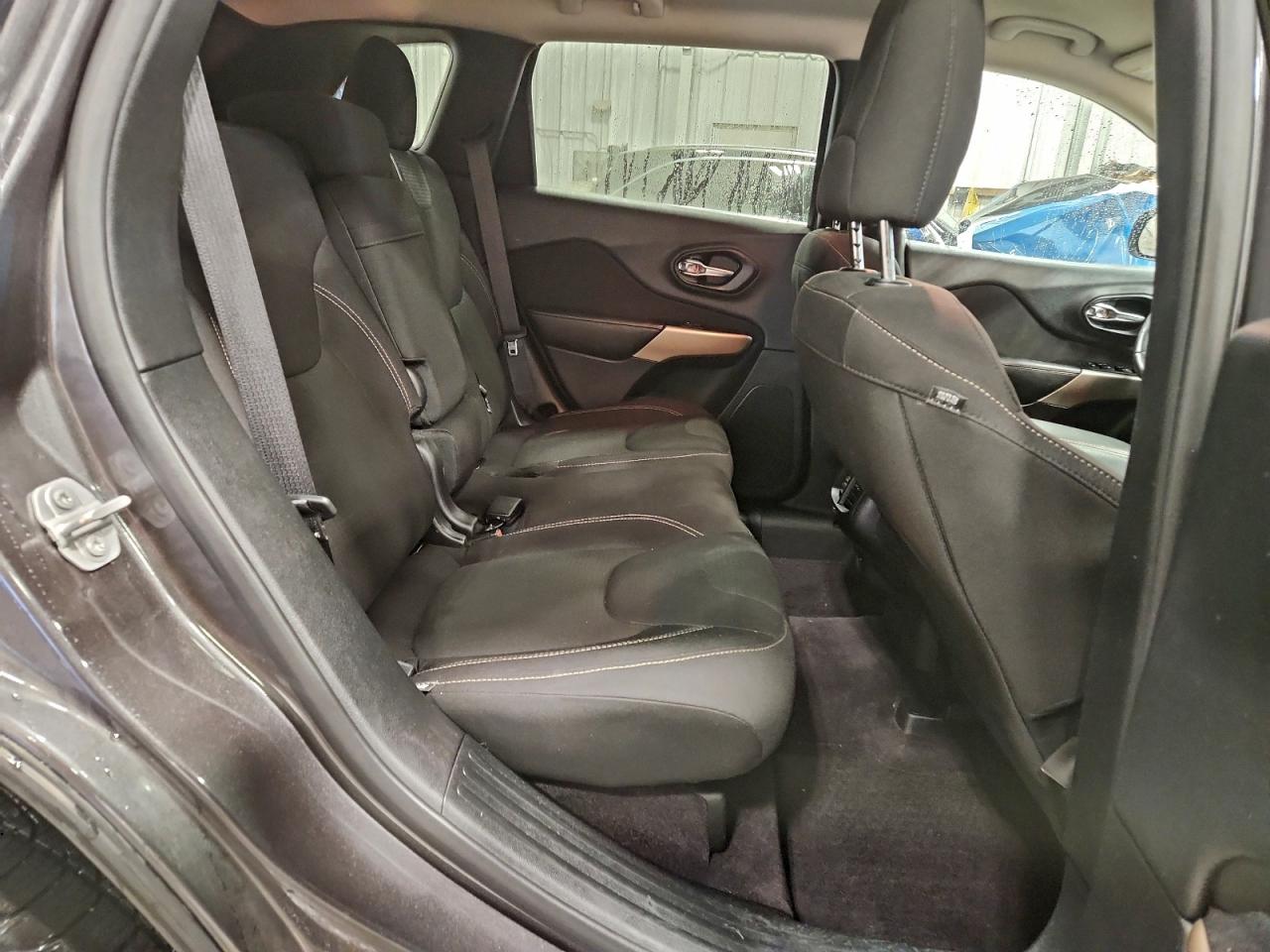 2017 JEEP CHEROKEE LATITUDE photo 11