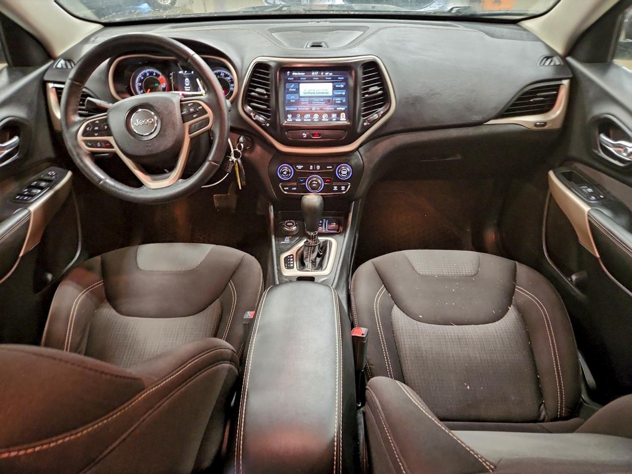 2017 JEEP CHEROKEE LATITUDE photo 8