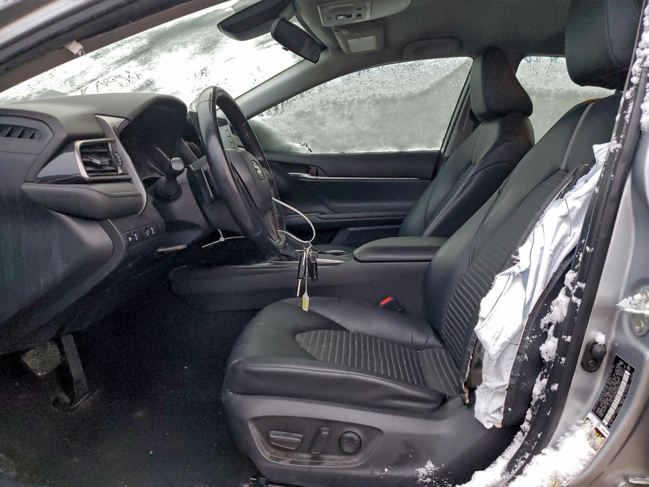 2021 TOYOTA CAMRY SE photo 13