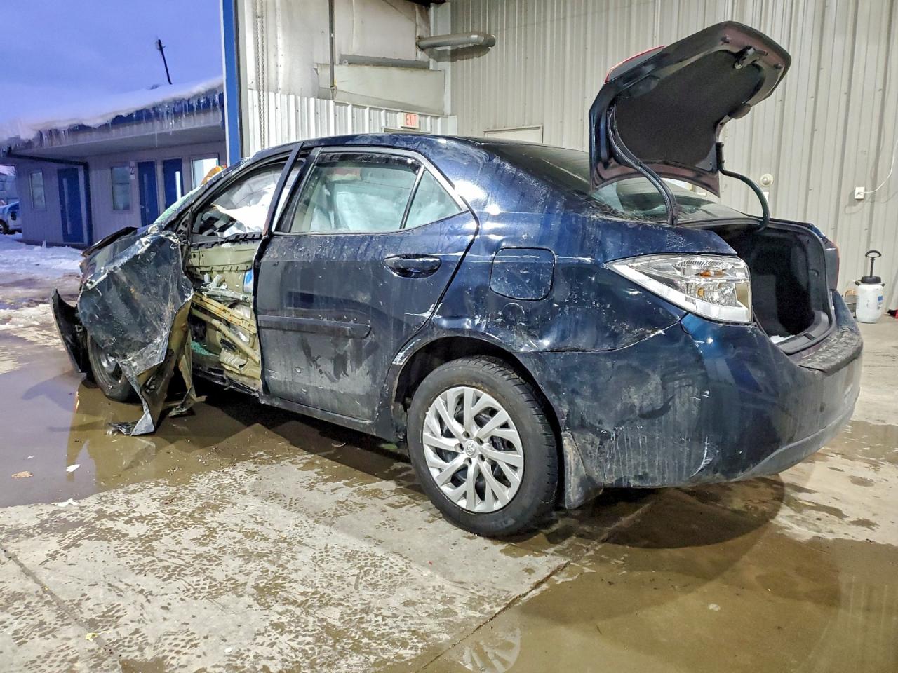 2017 TOYOTA COROLLA L photo 3