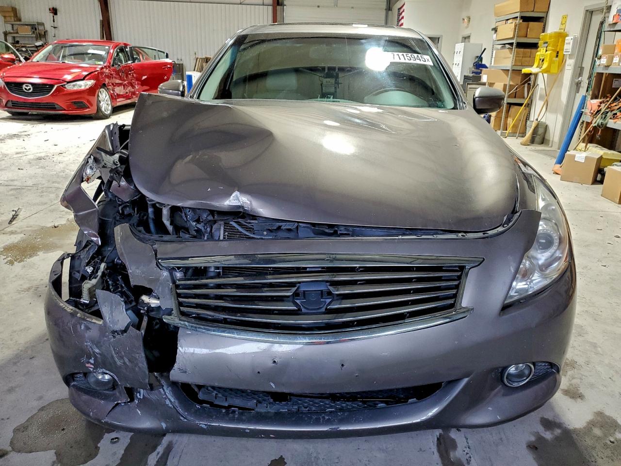 2011 INFINITI G37 photo 13