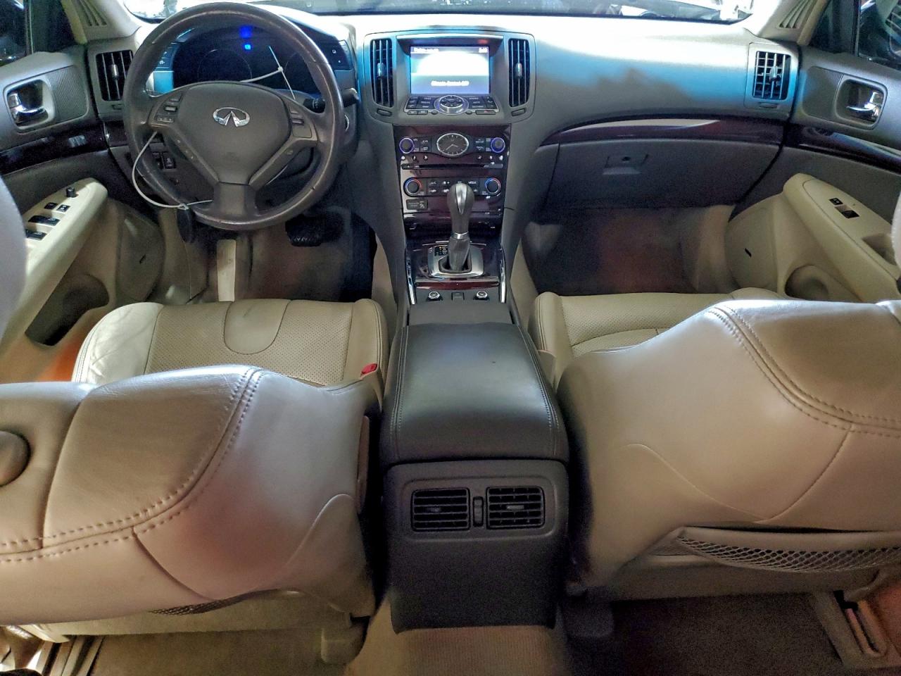 2011 INFINITI G37 photo 22