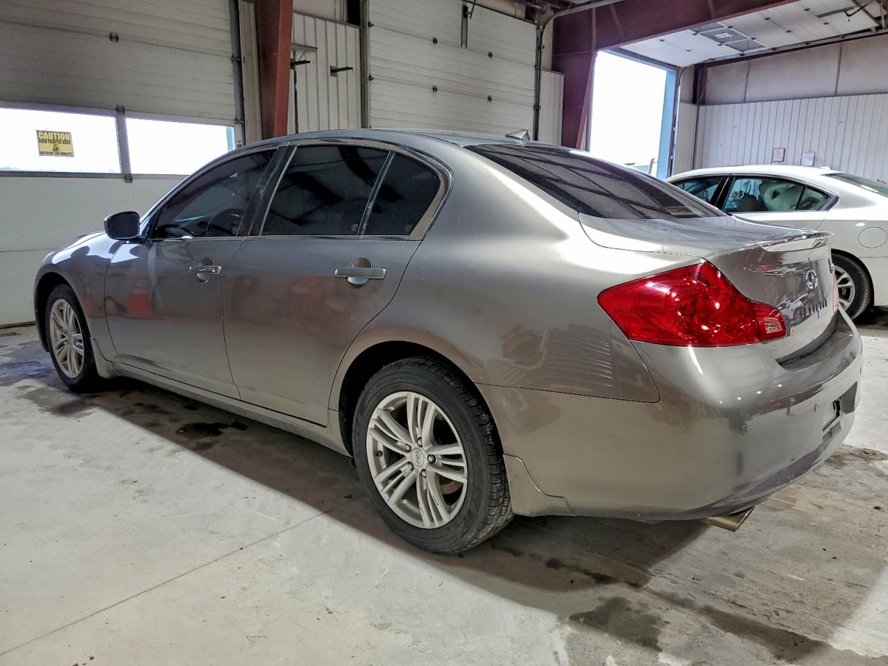 2011 INFINITI G37 photo 4