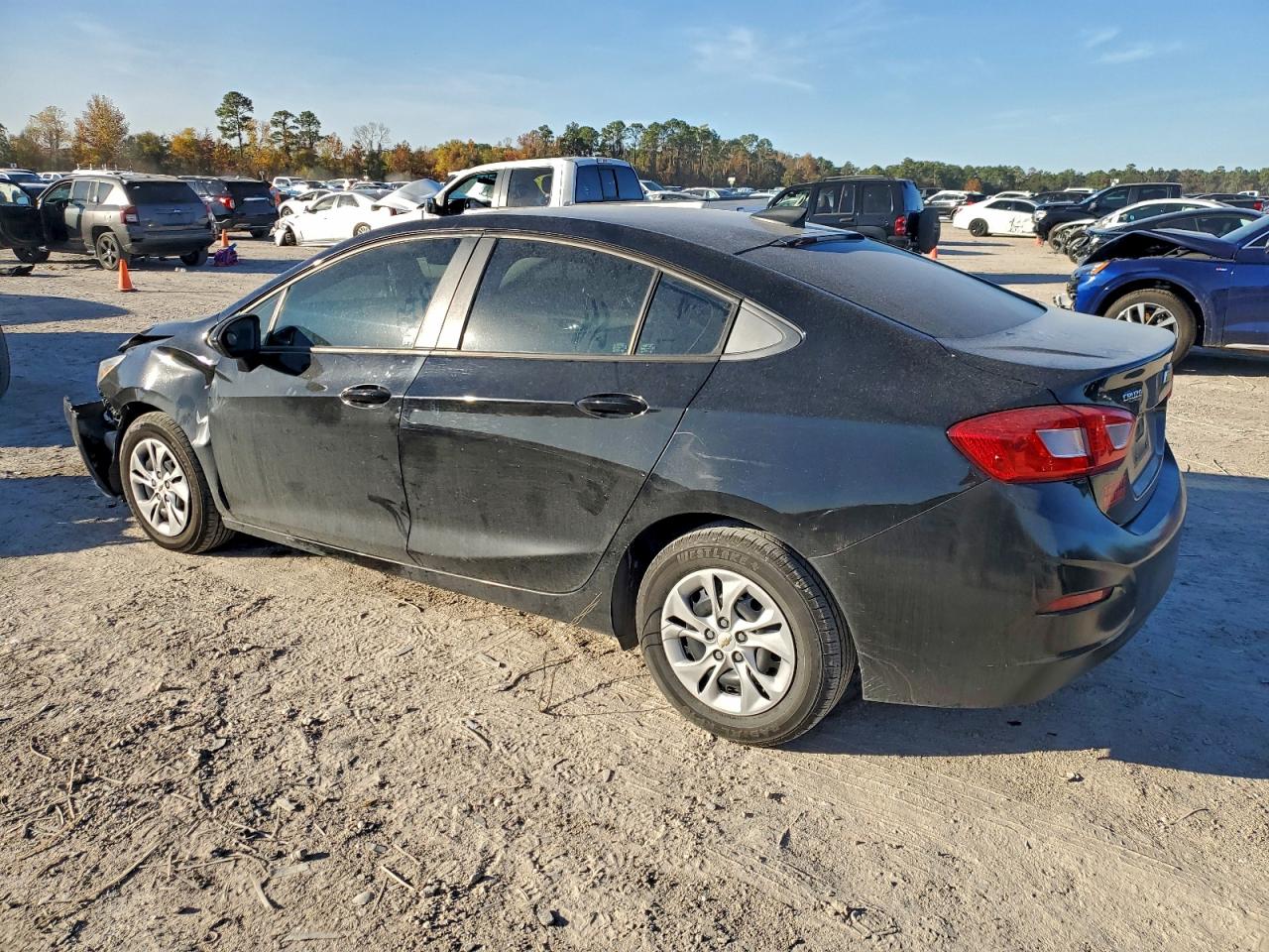 2019 CHEVROLET CRUZE LS photo 2