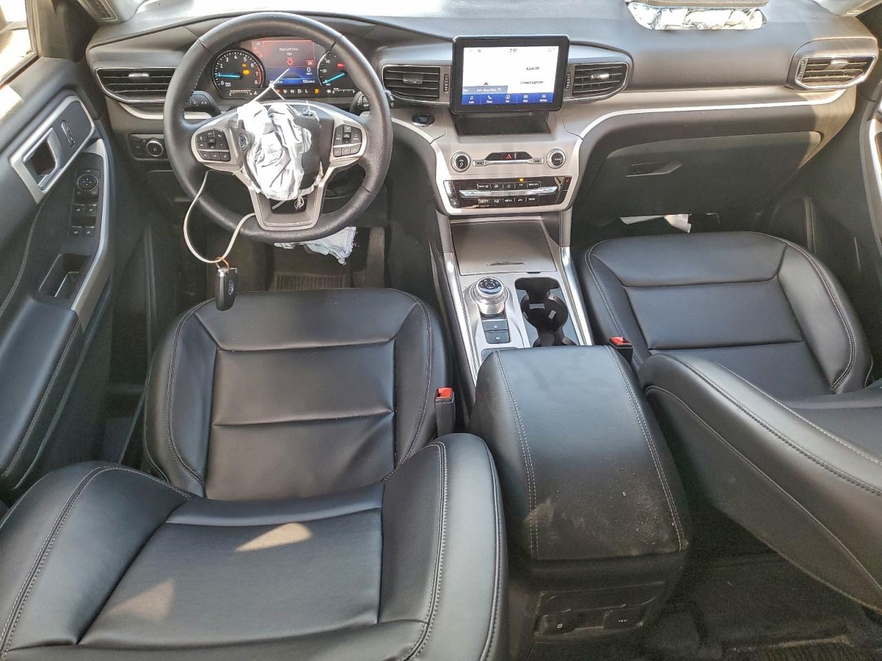 2023 FORD EXPLORER XLT photo 8