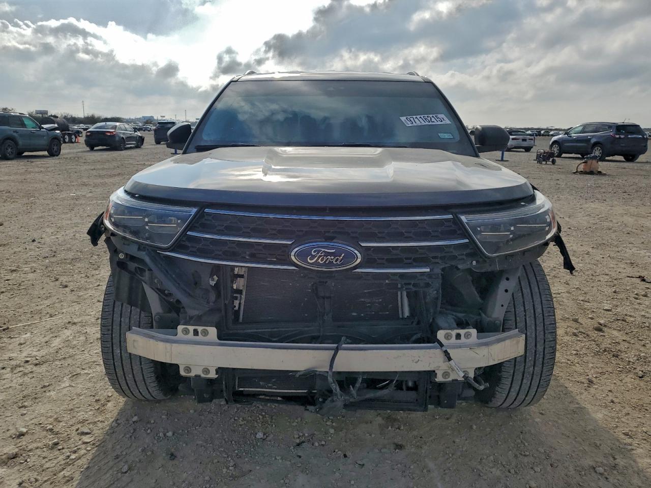 2023 FORD EXPLORER XLT photo 5