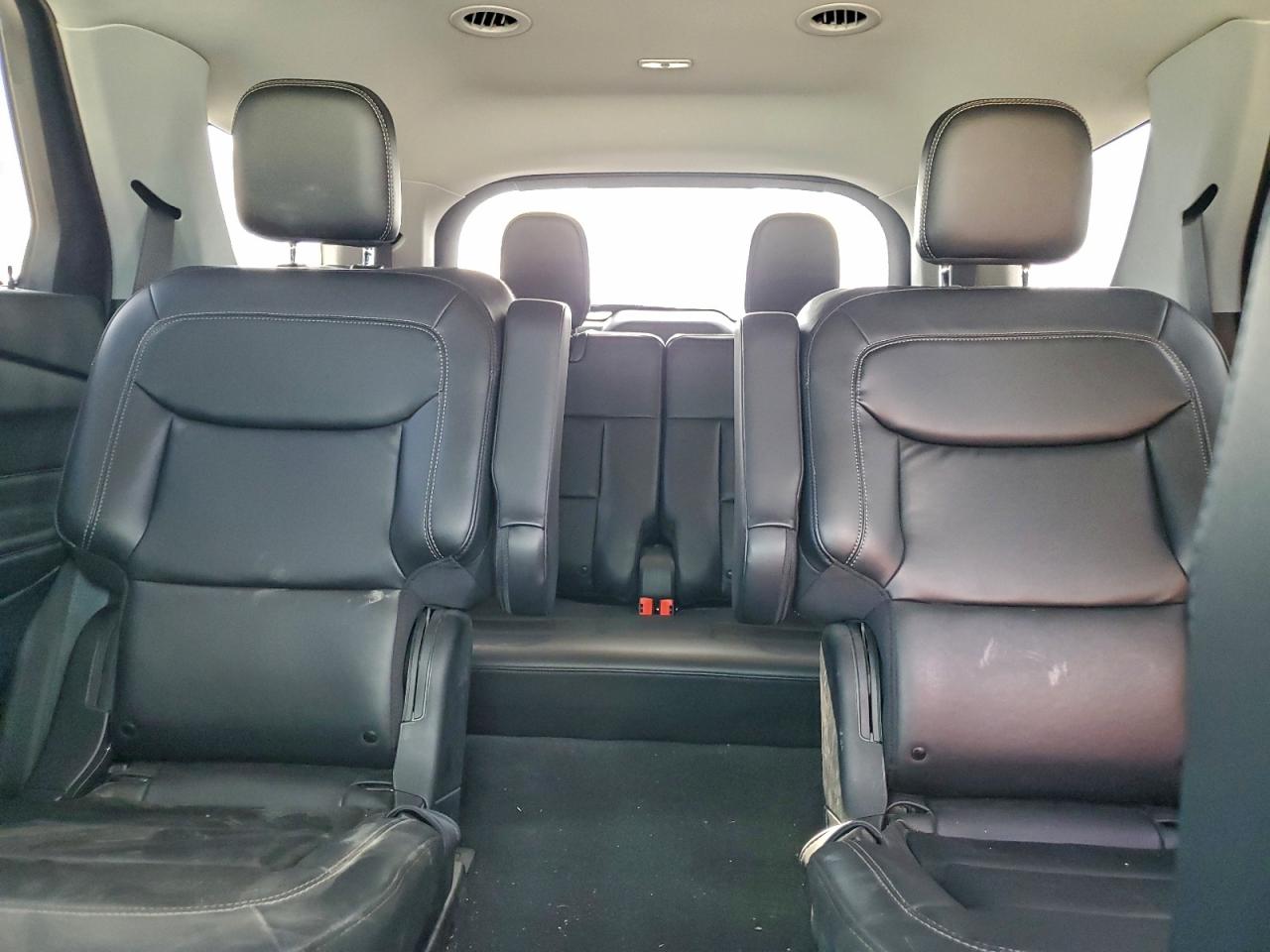 2023 FORD EXPLORER XLT photo 10