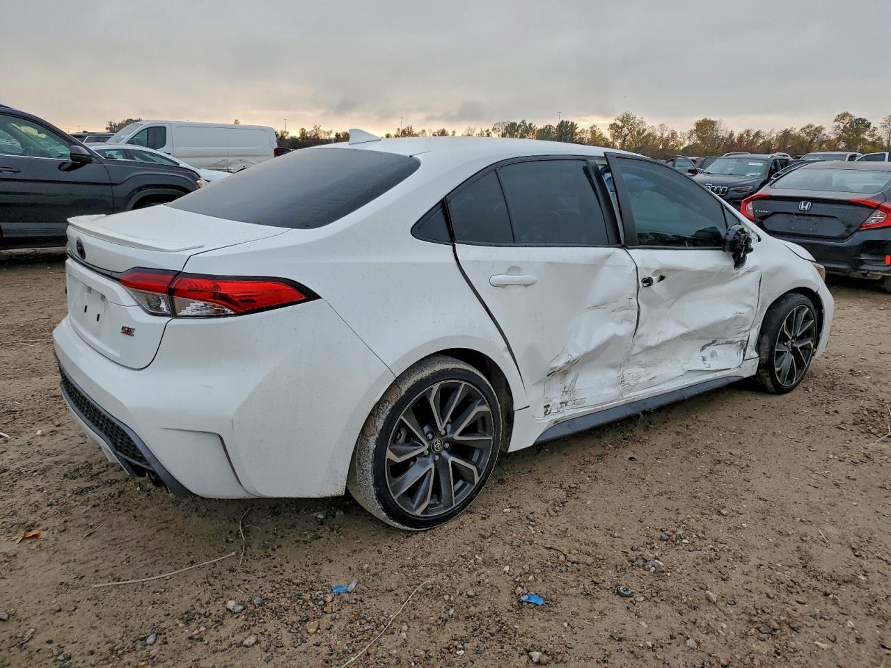 2020 TOYOTA COROLLA SE photo 3