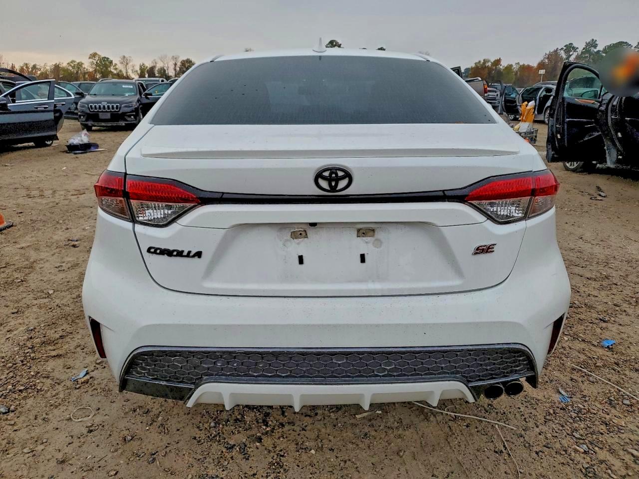 2020 TOYOTA COROLLA SE photo 6