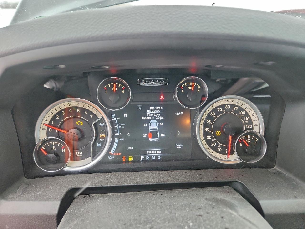 2014 RAM 1500 SLT photo 9