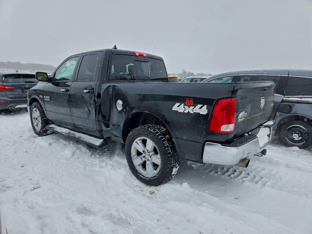 2014 RAM 1500 SLT photo 2