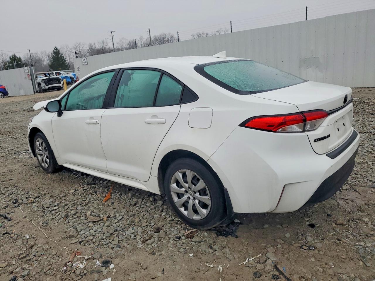 2024 TOYOTA COROLLA LE photo 2