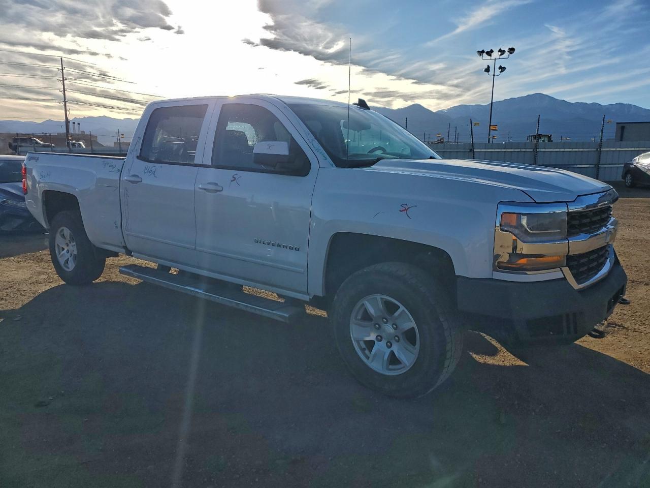 2016 CHEVROLET SILVERADO K1500 LT photo 4