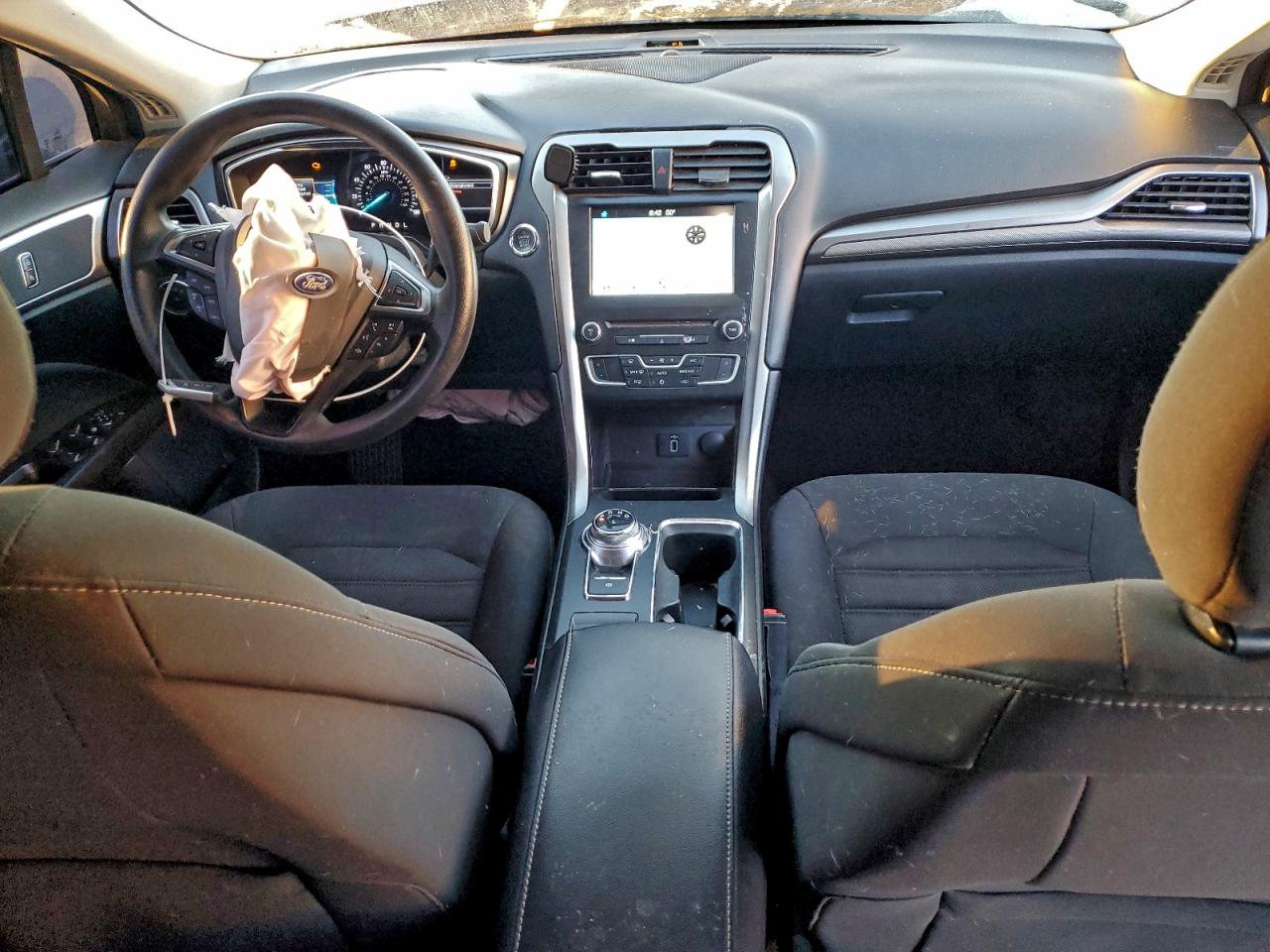 2017 FORD FUSION SE photo 8