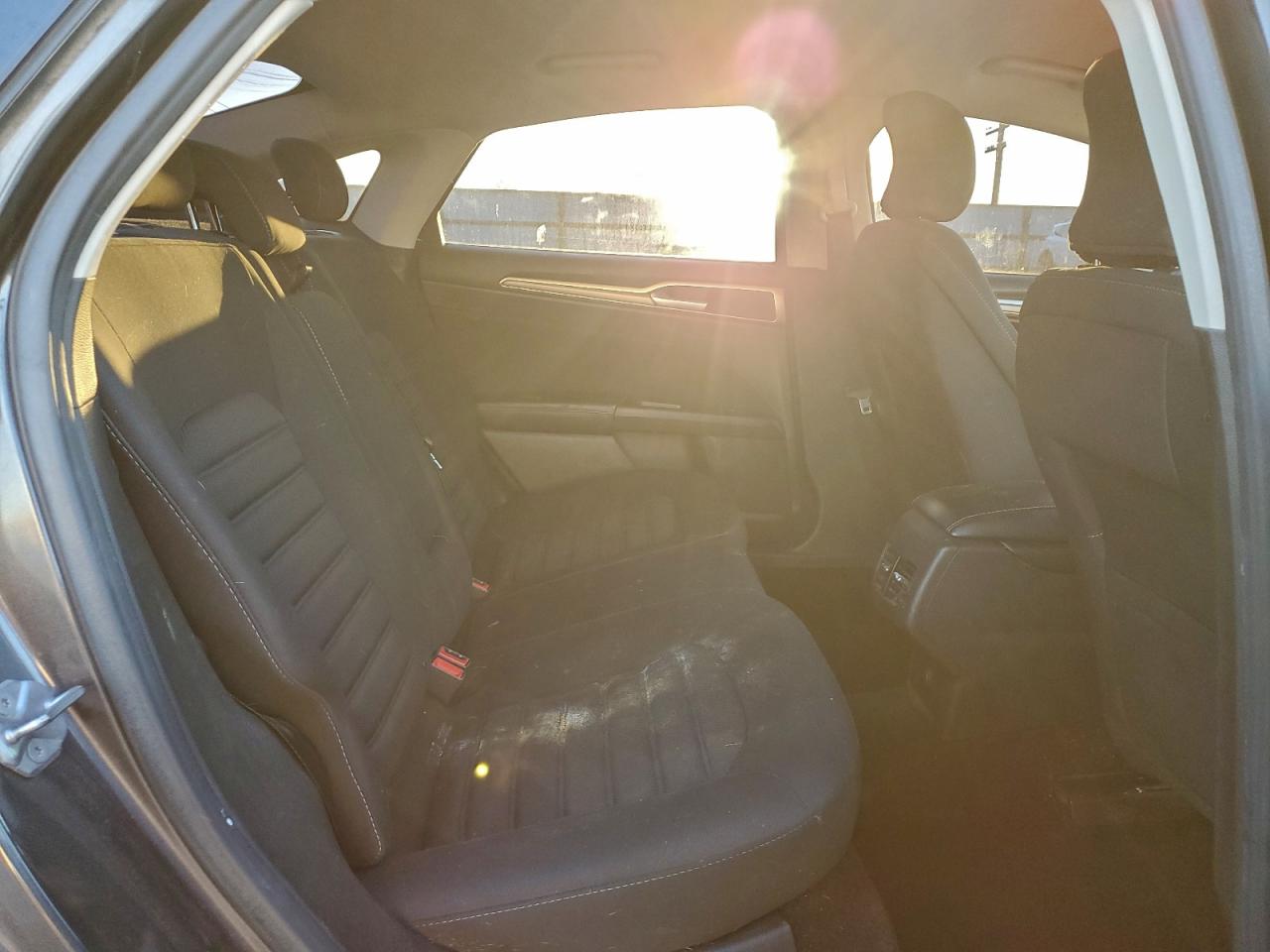 2017 FORD FUSION SE photo 10