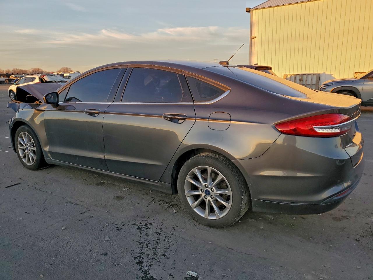 2017 FORD FUSION SE photo 2