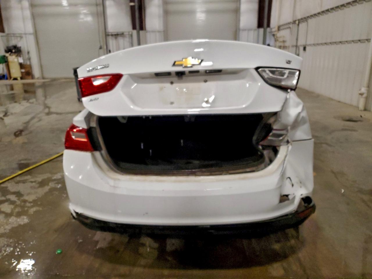 2017 CHEVROLET MALIBU LT photo 11