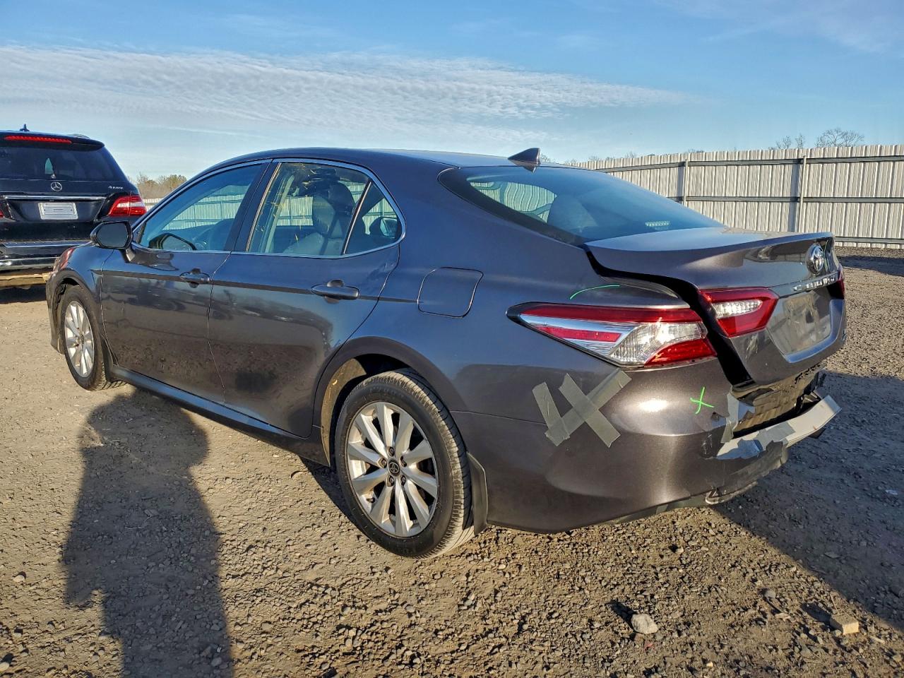 2020 TOYOTA CAMRY LE photo 2