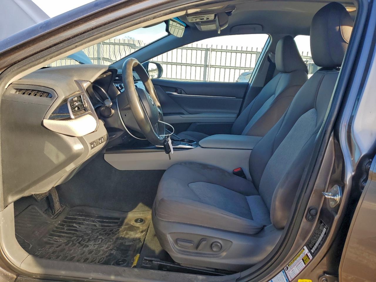 2020 TOYOTA CAMRY LE photo 7