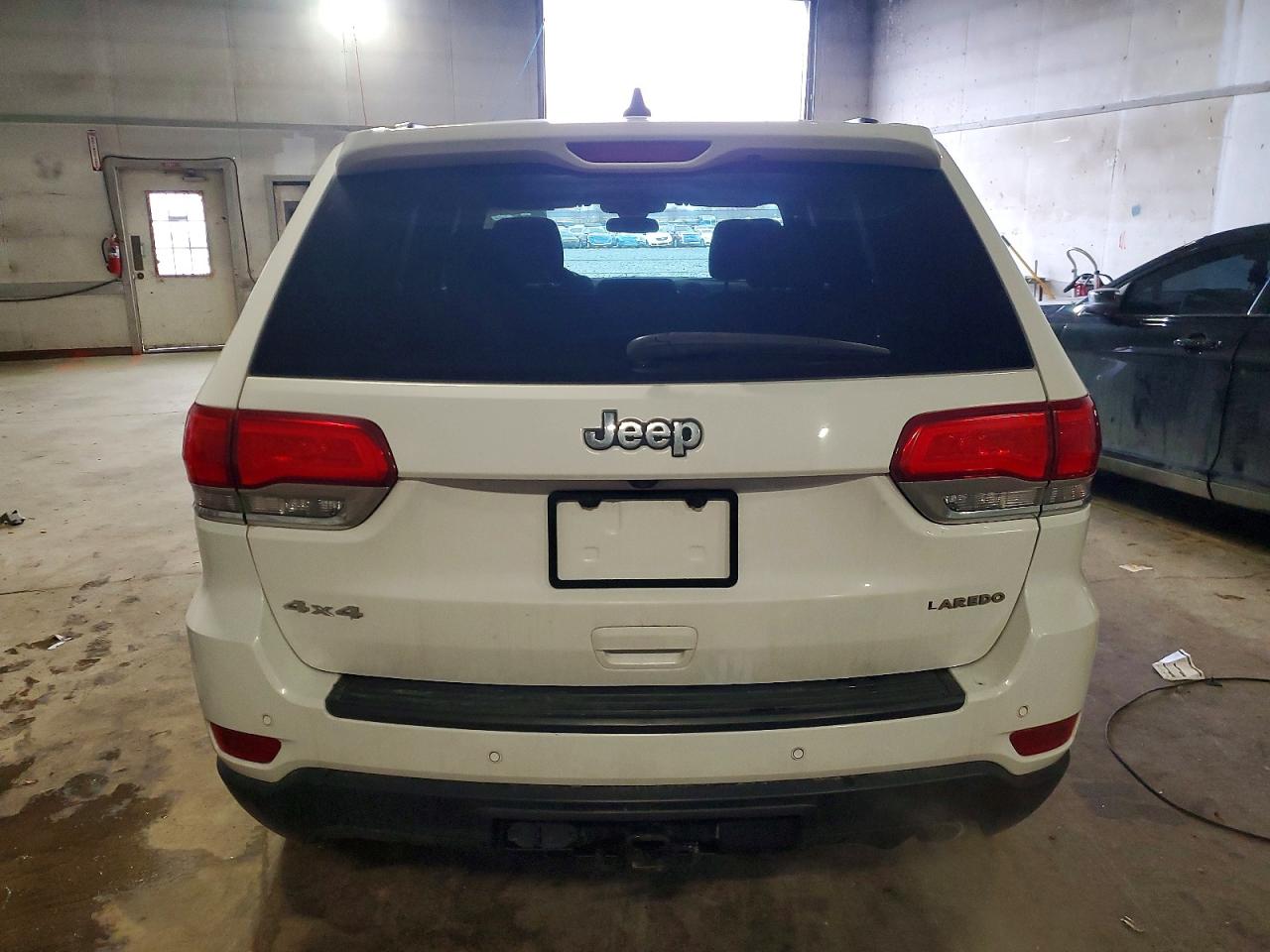 2018 JEEP GRAND CHEROKEE LAREDO photo 16