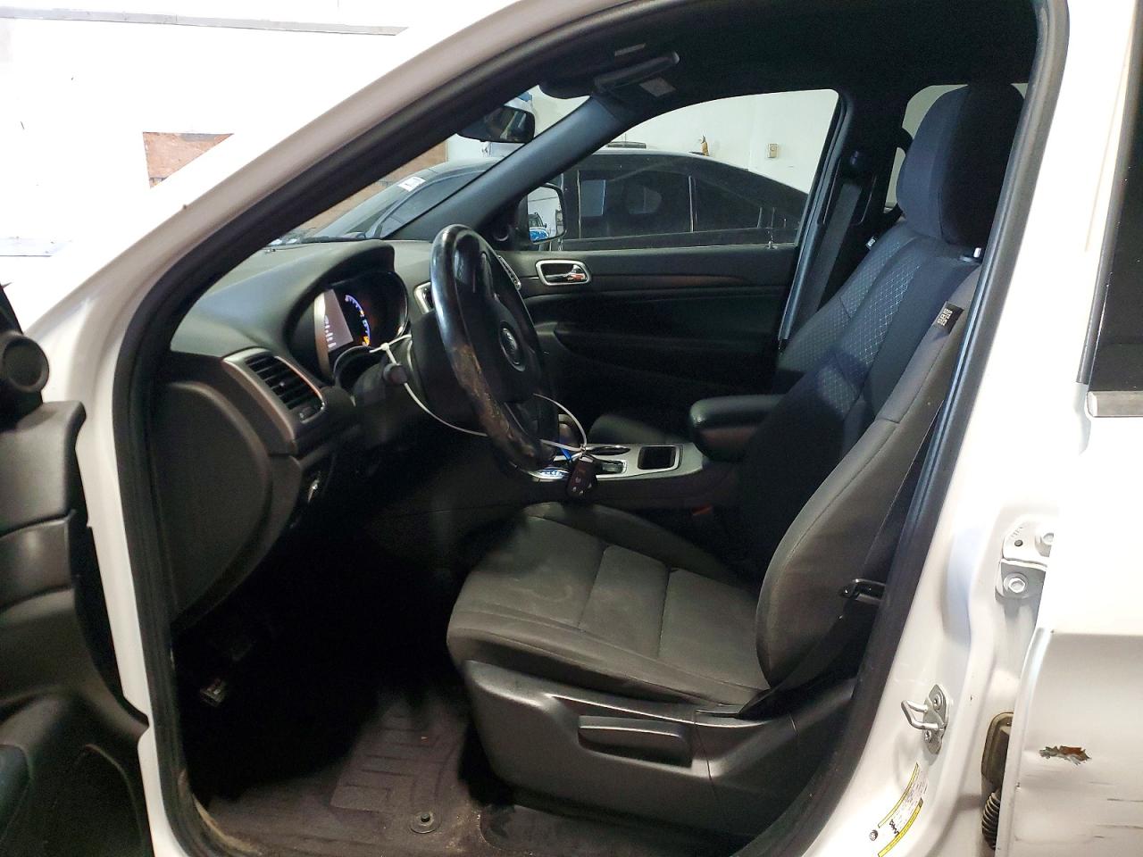 2018 JEEP GRAND CHEROKEE LAREDO photo 19