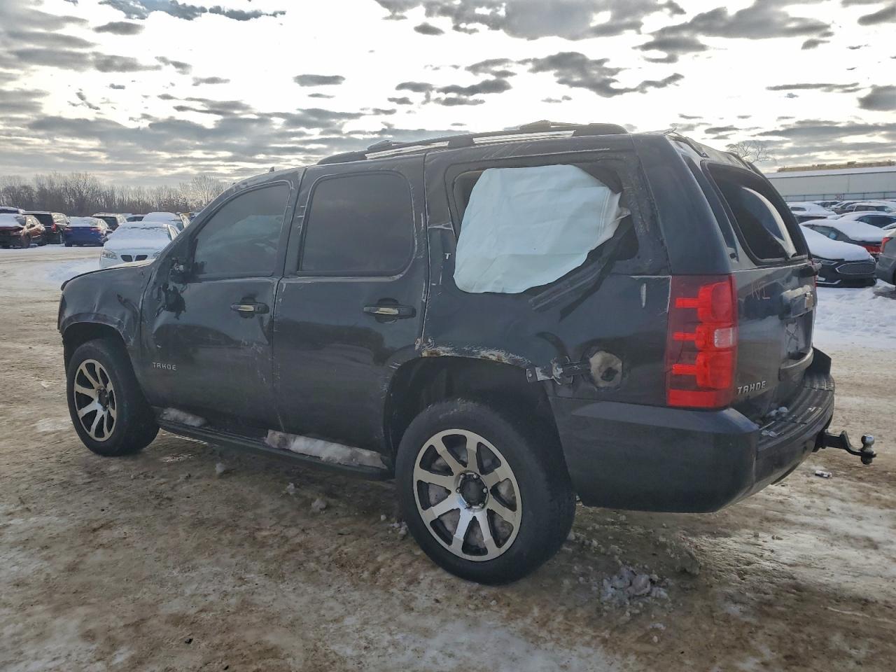 2011 CHEVROLET TAHOE K1500 LT photo 2