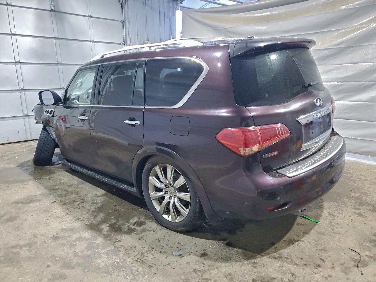 2012 INFINITI QX56 photo 2