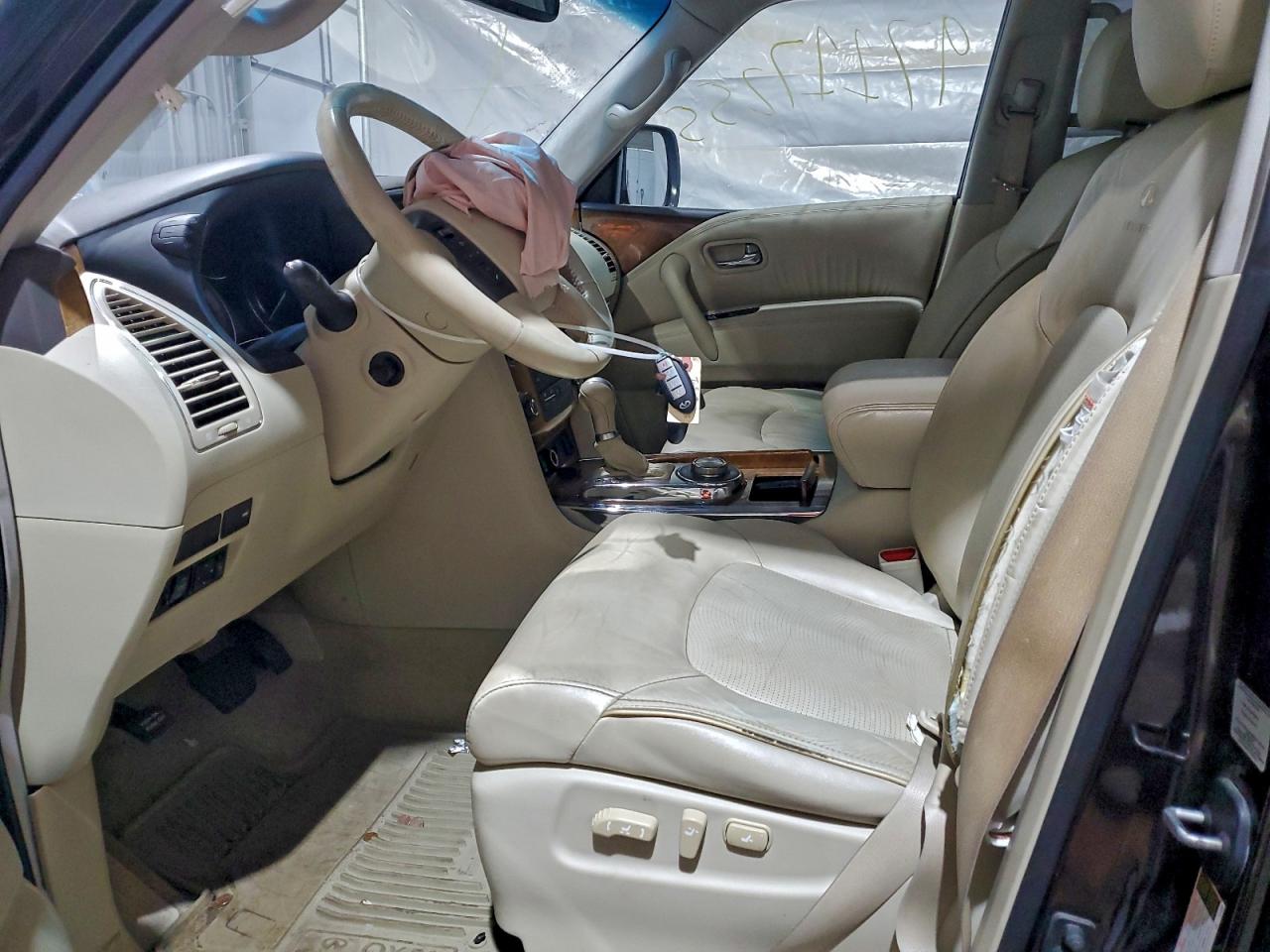 2012 INFINITI QX56 photo 7