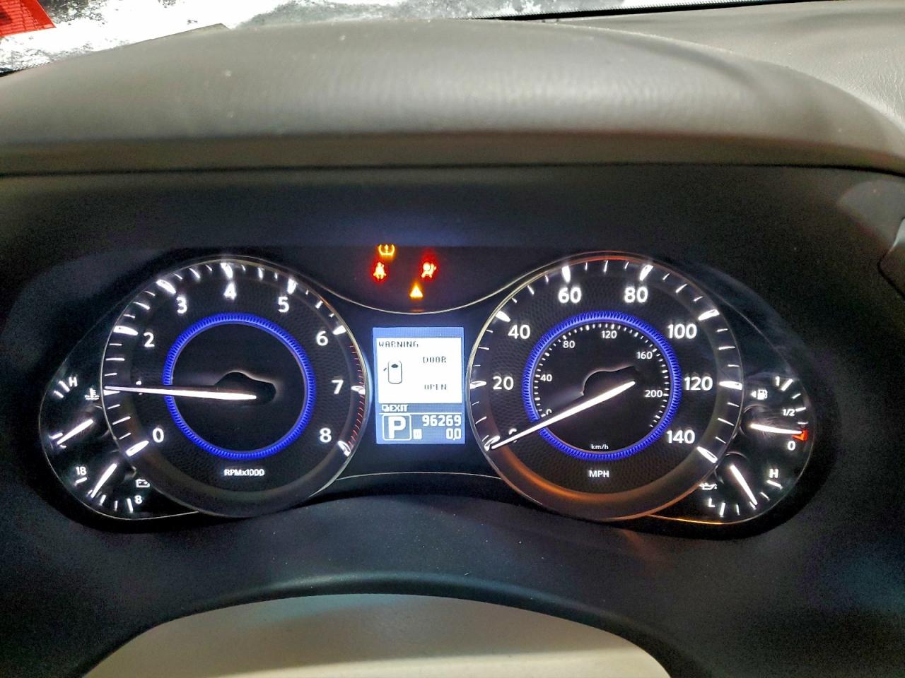 2012 INFINITI QX56 photo 9