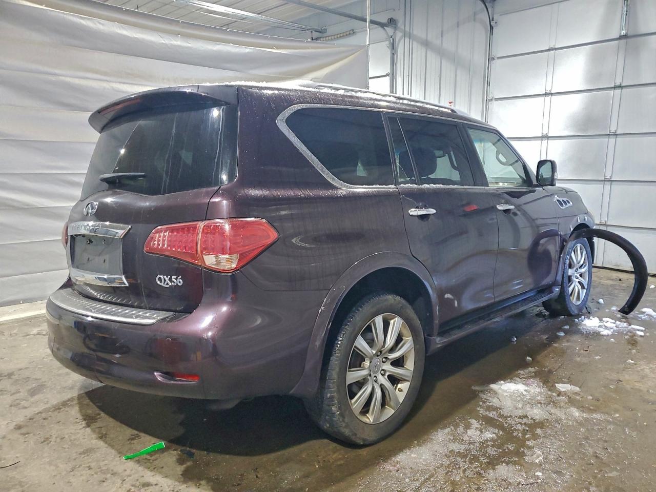 2012 INFINITI QX56 photo 3