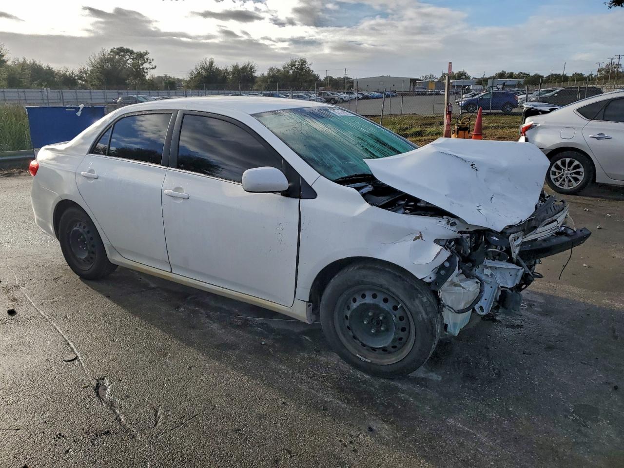 2013 TOYOTA COROLLA BASE photo 4