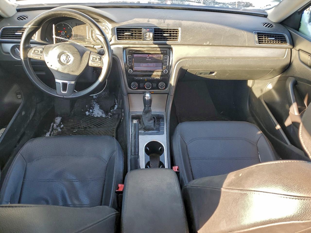 2014 VOLKSWAGEN PASSAT SE photo 8