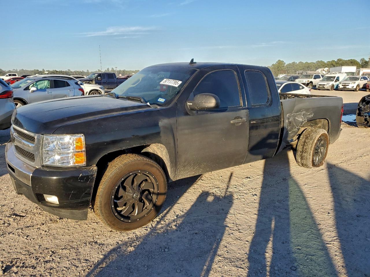 2009 CHEVROLET SILVERADO C1500 LT — SIDE damage — photo 1