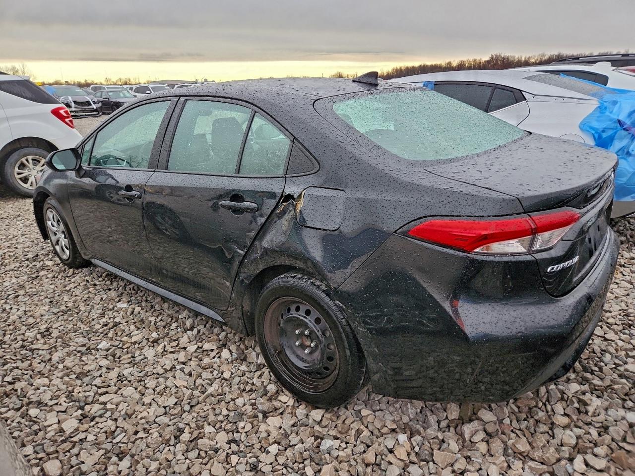 2020 TOYOTA COROLLA LE photo 2
