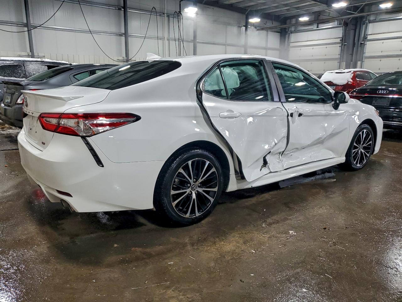 2020 TOYOTA CAMRY SE photo 5
