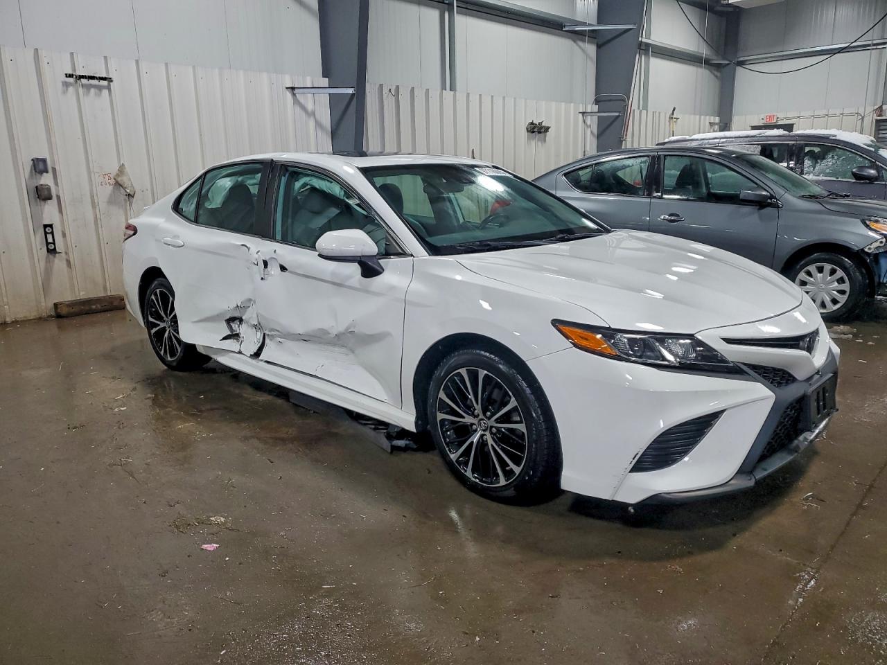 2020 TOYOTA CAMRY SE photo 7