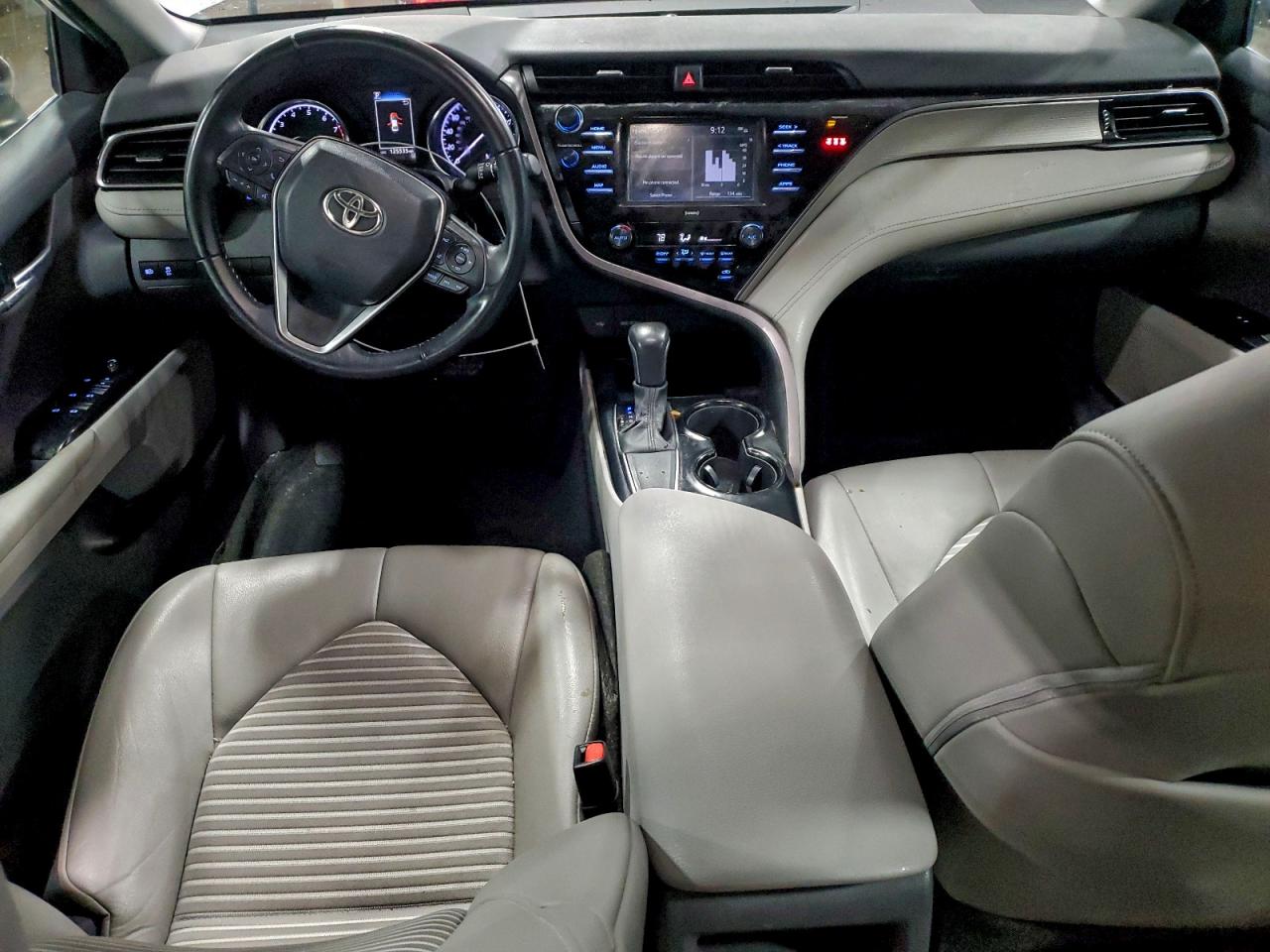 2020 TOYOTA CAMRY SE photo 15