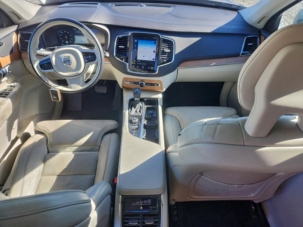 2018 VOLVO XC90 T6 photo 22