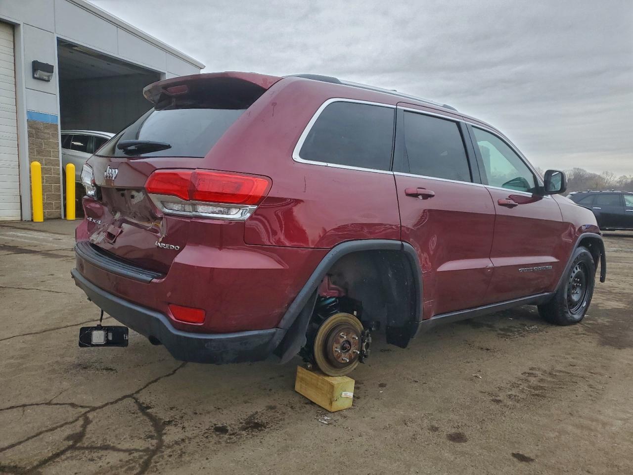 2019 JEEP GRAND CHEROKEE LAREDO photo 5