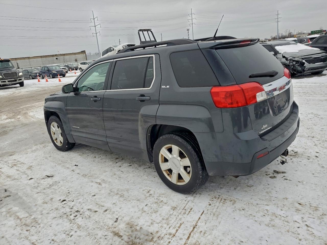 2011 GMC TERRAIN SLE photo 3