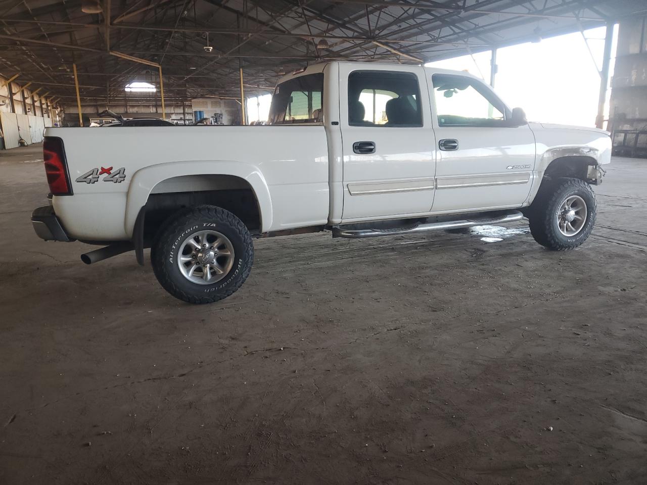 2004 CHEVROLET SILVERADO K2500 HEAVY DUTY photo 3
