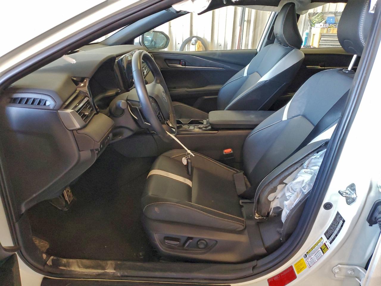 2025 TOYOTA CAMRY XSE photo 19
