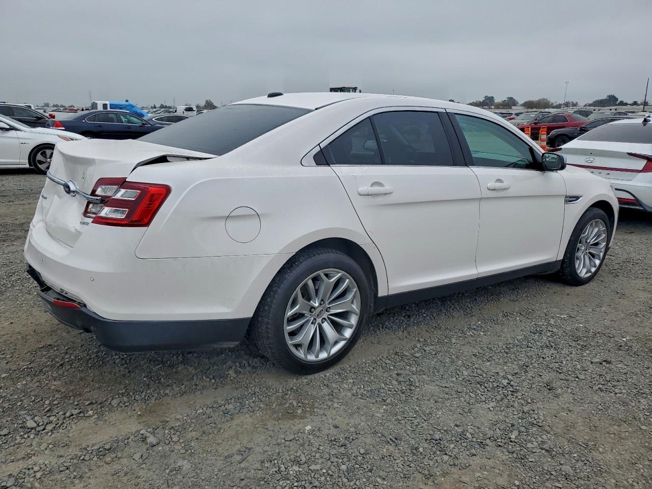 2018 FORD TAURUS LIMITED photo 3