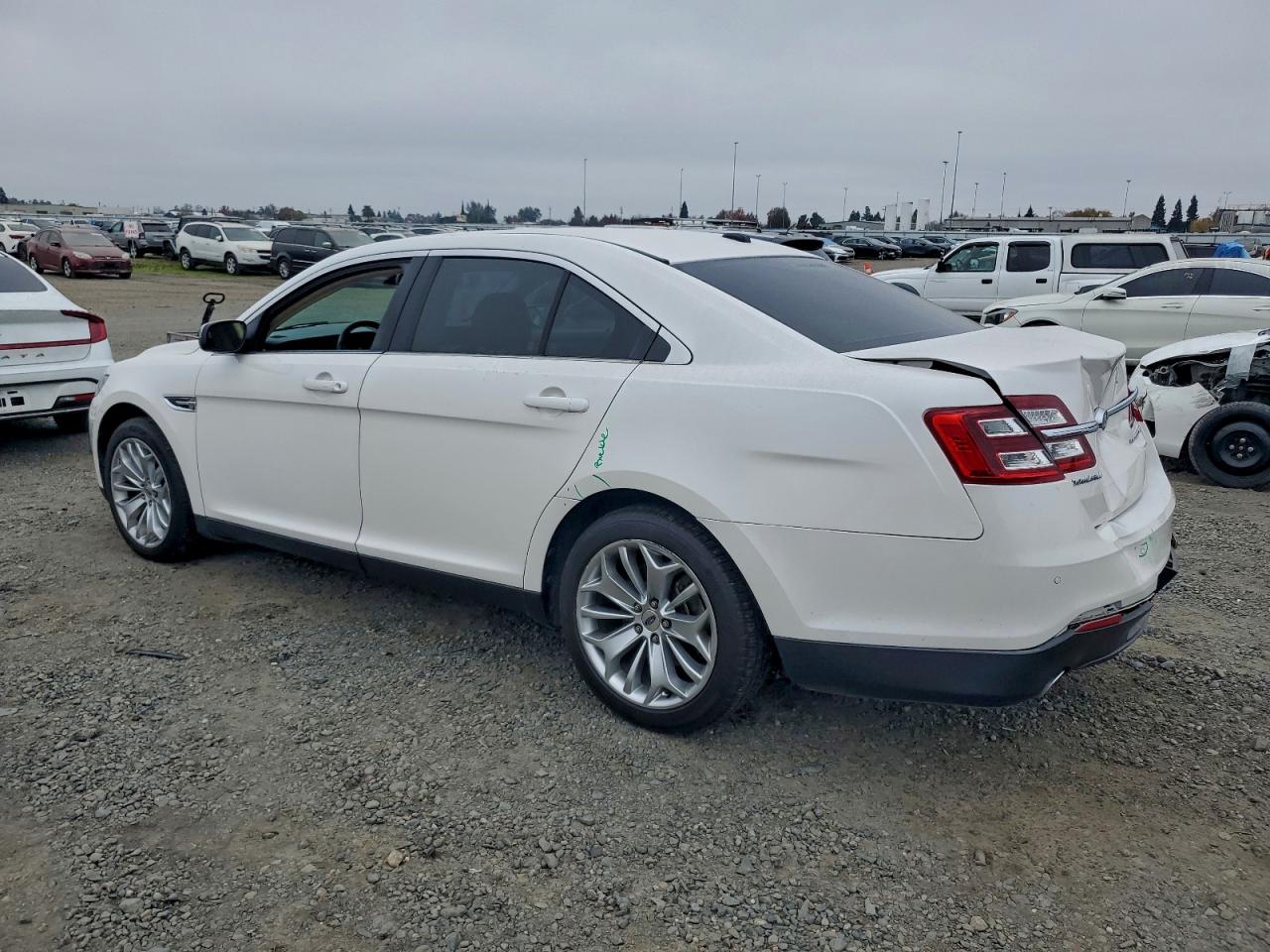 2018 FORD TAURUS LIMITED photo 2