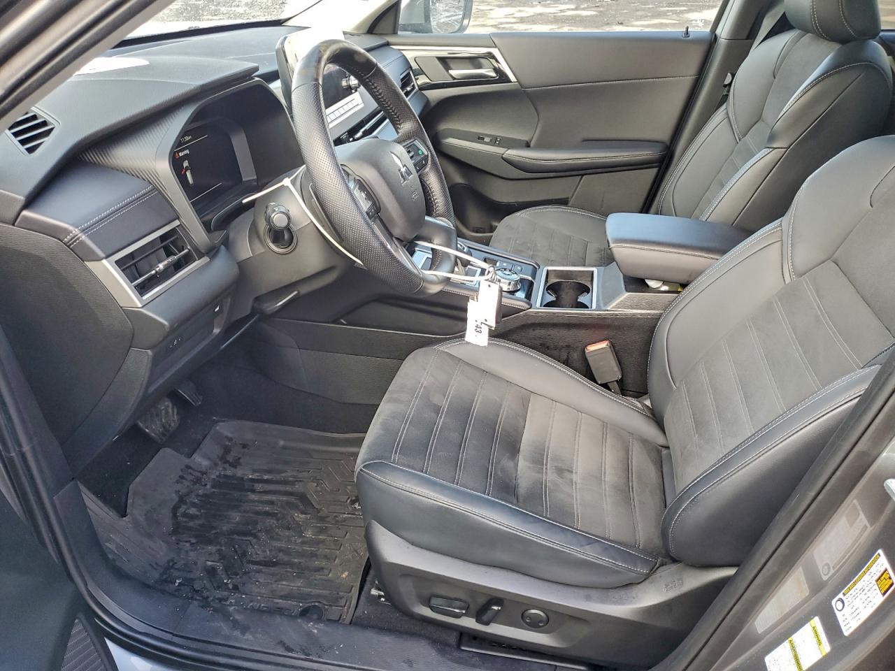 2024 MITSUBISHI OUTLANDER SE photo 7