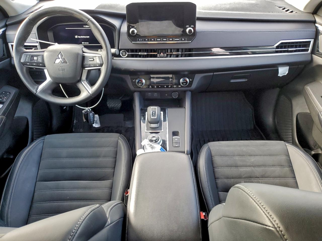 2024 MITSUBISHI OUTLANDER SE photo 8