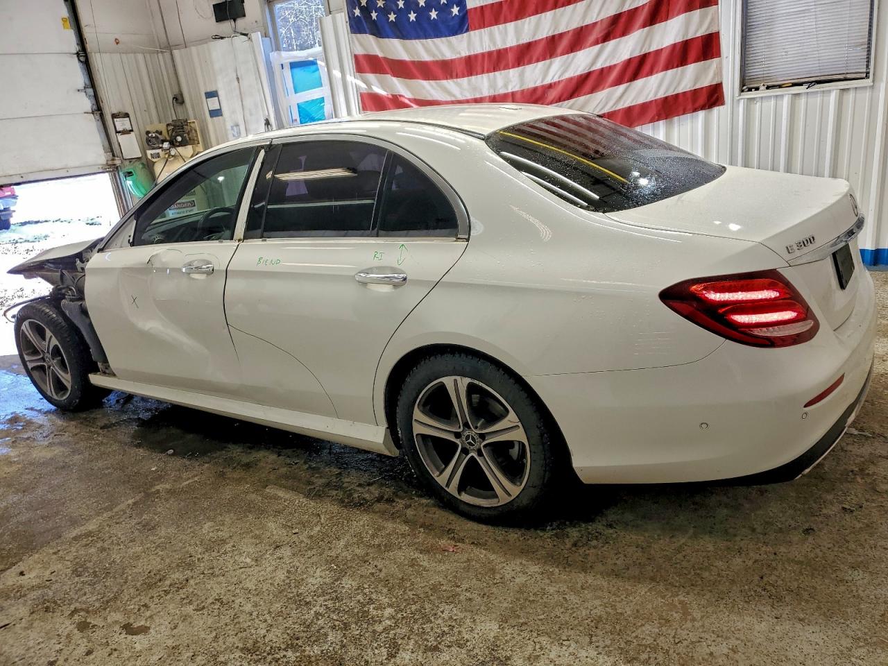 2018 MERCEDES-BENZ E 300 4MATIC photo 2