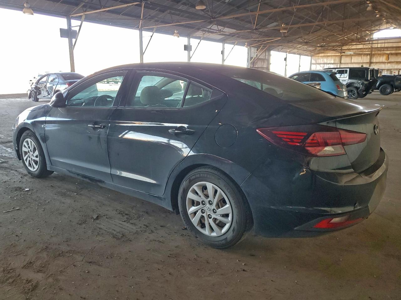2019 HYUNDAI ELANTRA SE photo 2