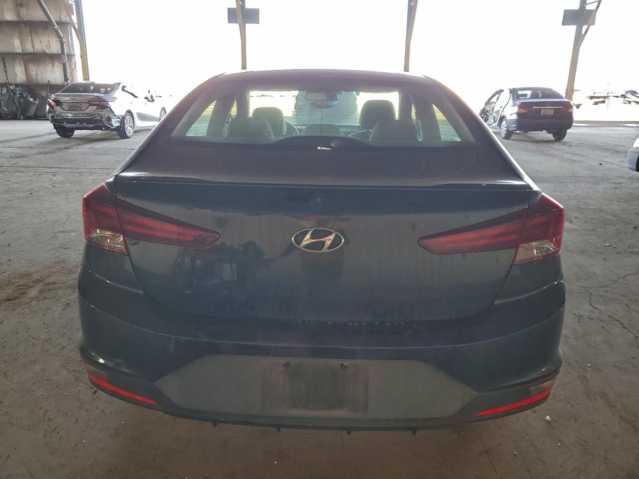 2019 HYUNDAI ELANTRA SE photo 6